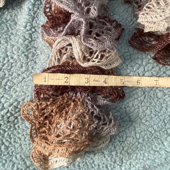 Scarf - Ruffled - Picture 5 of 5